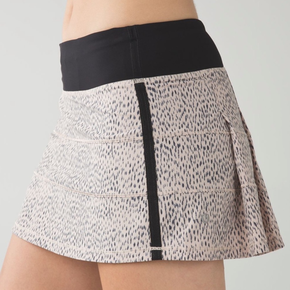 Lululemon Pace Rival Skirt II Dottie Dash Grain Black Size 6 Shorts Lined